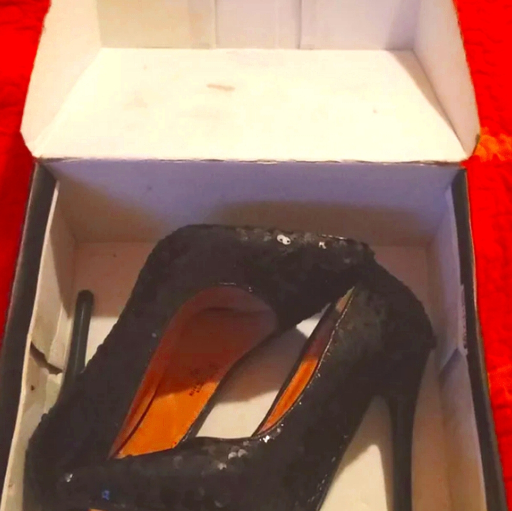 Heels - Picture 1 of 1